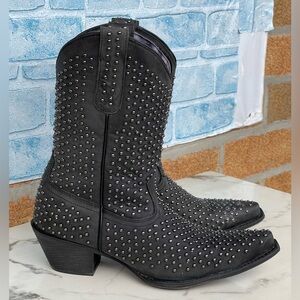 Laredo cowboy boots studded size 9.5